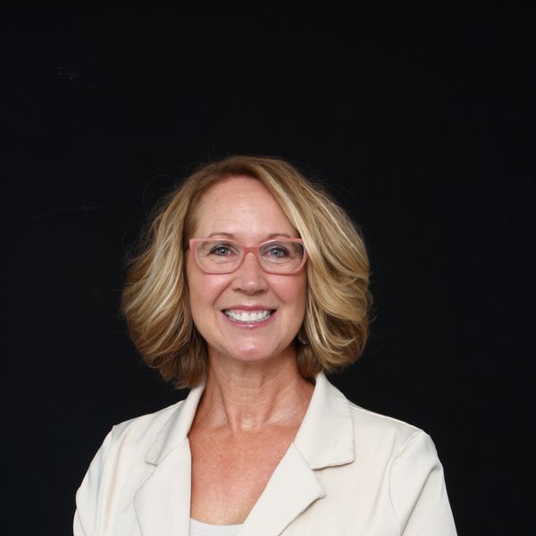 Candace Ekstrom, Associate